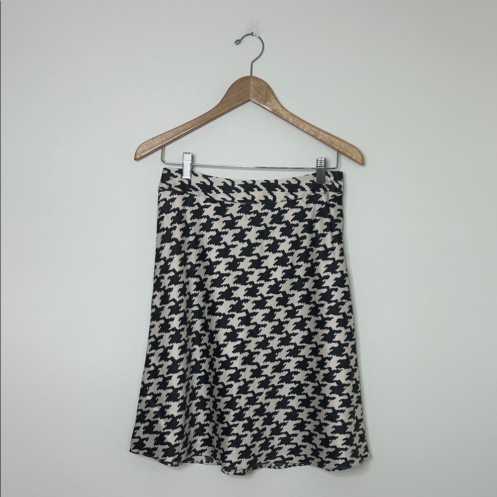 Banana Republic Black and White A-Line Skirt